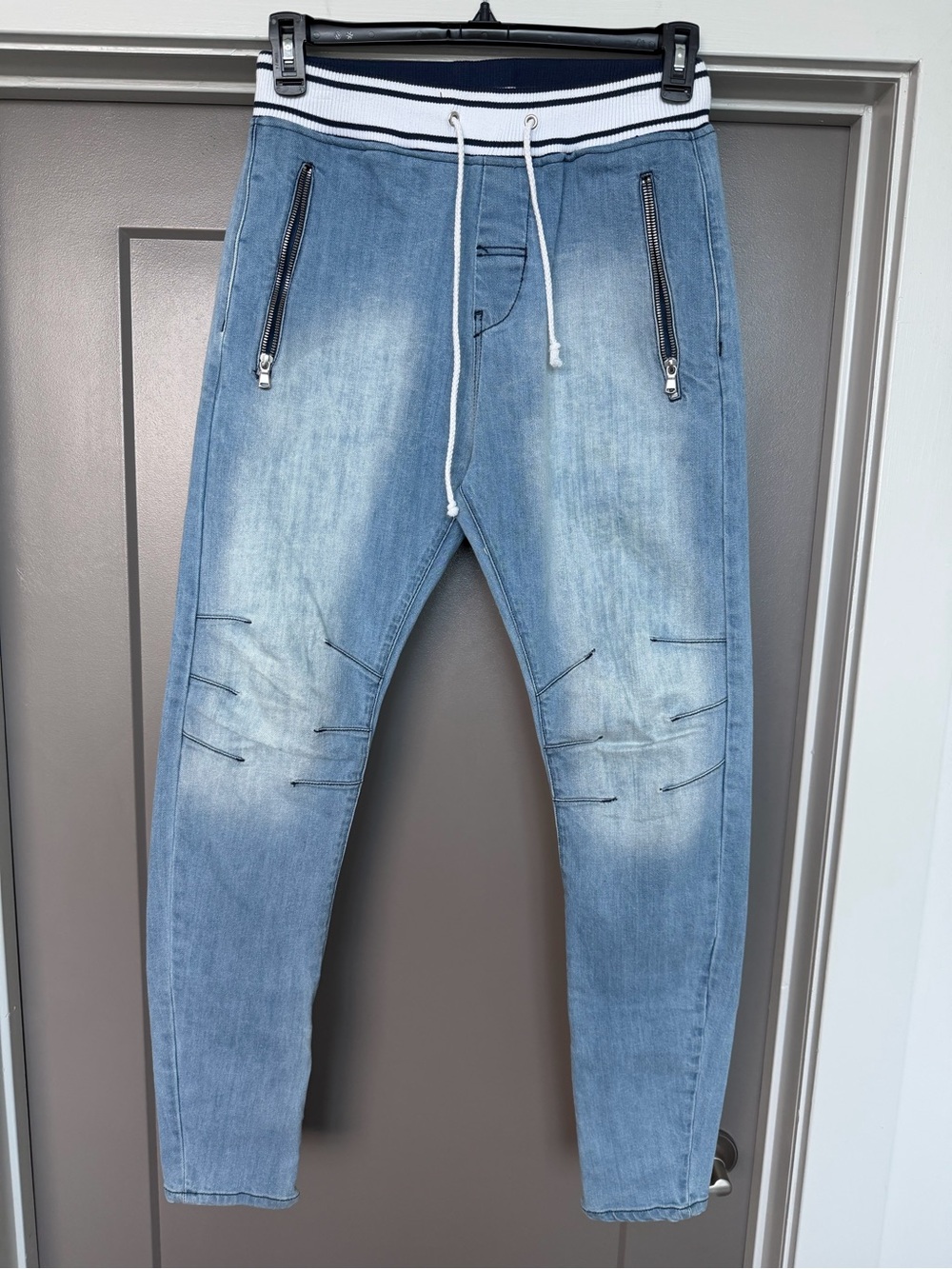 Slim Light Blue Men's Jogger Jeans with Drawstring Waist